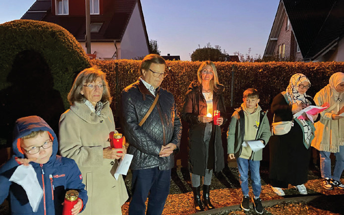 Gemeinsames Gedenken am Sternenkindergrabfeld im November 2024